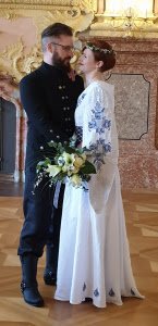 Свадебный наряд для наших покупателей из Германии: мужской костюм из натуральной шерсти, брюки изо льна, косоворотка льняная, платье женское.
